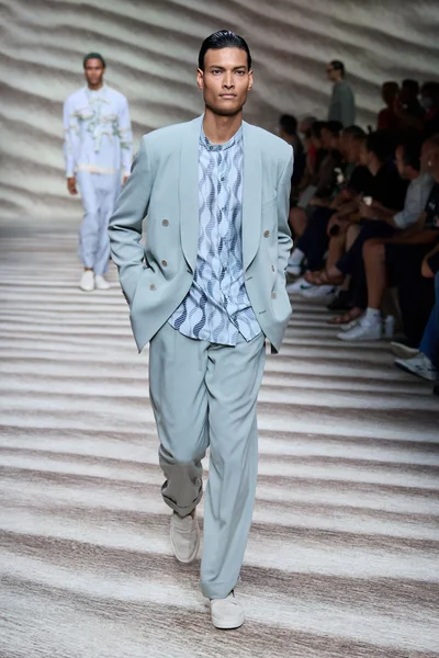 Look 9